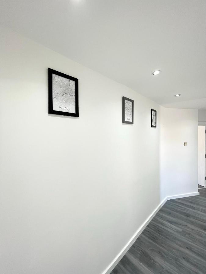 لندن Lovely 4 Bed Apartment Perfect For Families! المظهر الخارجي الصورة