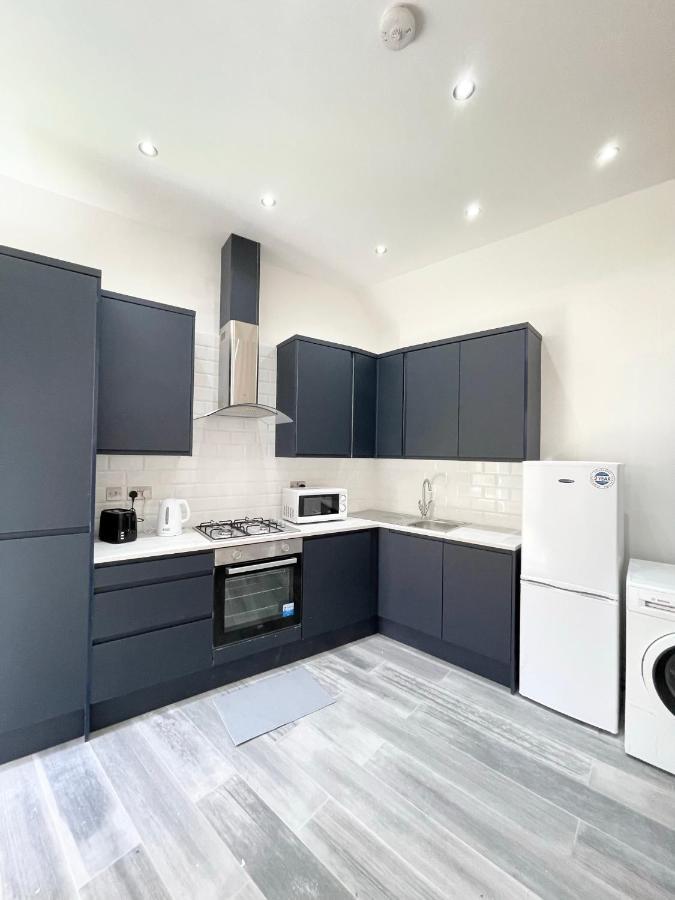لندن Lovely 4 Bed Apartment Perfect For Families! المظهر الخارجي الصورة